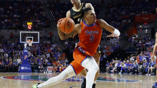Balanced Scoring, Second-Half Surge Pace Florida Over Vandy
